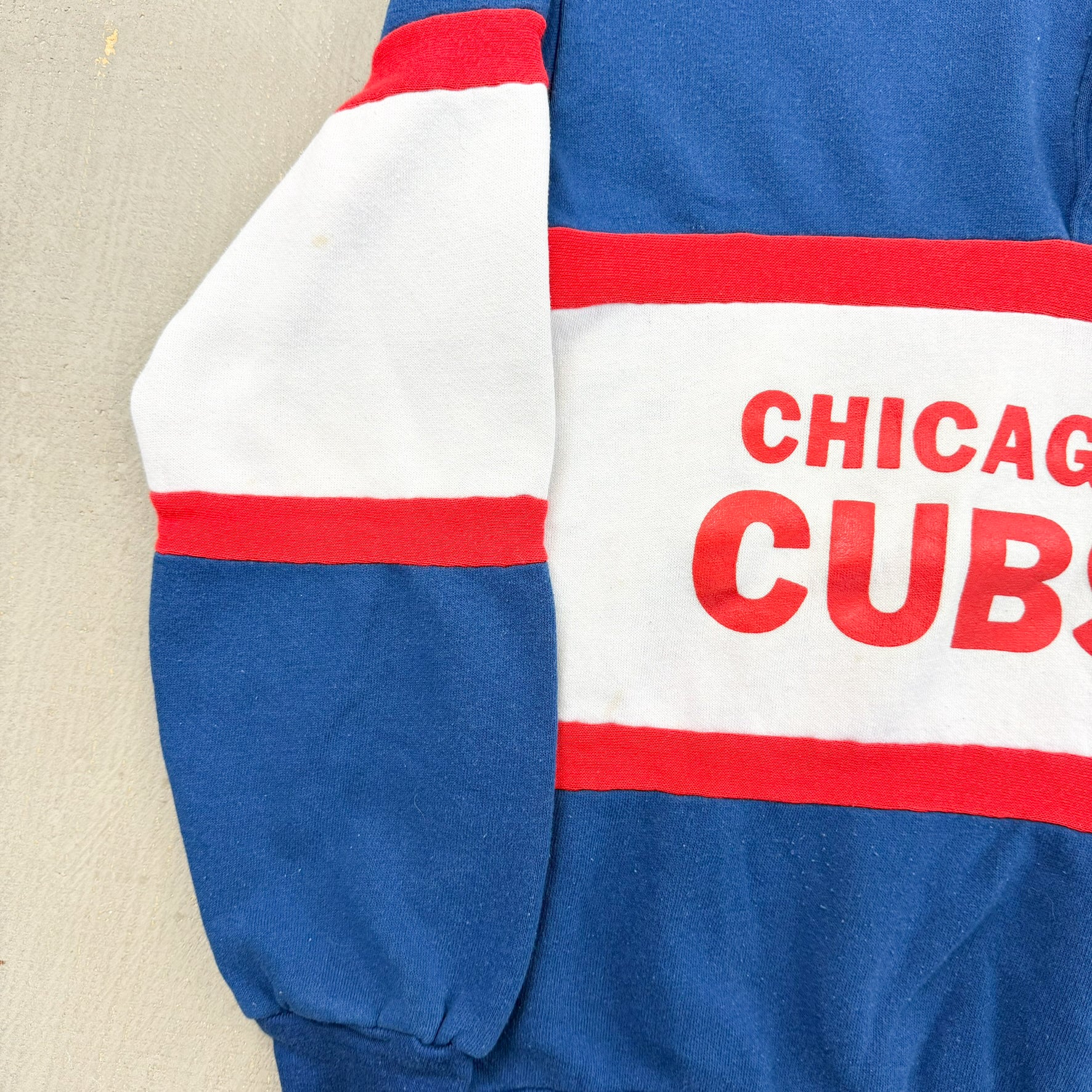 F- Vintage Chicago Cubs MLB Nutmeg Mills Logo Henley Crewneck