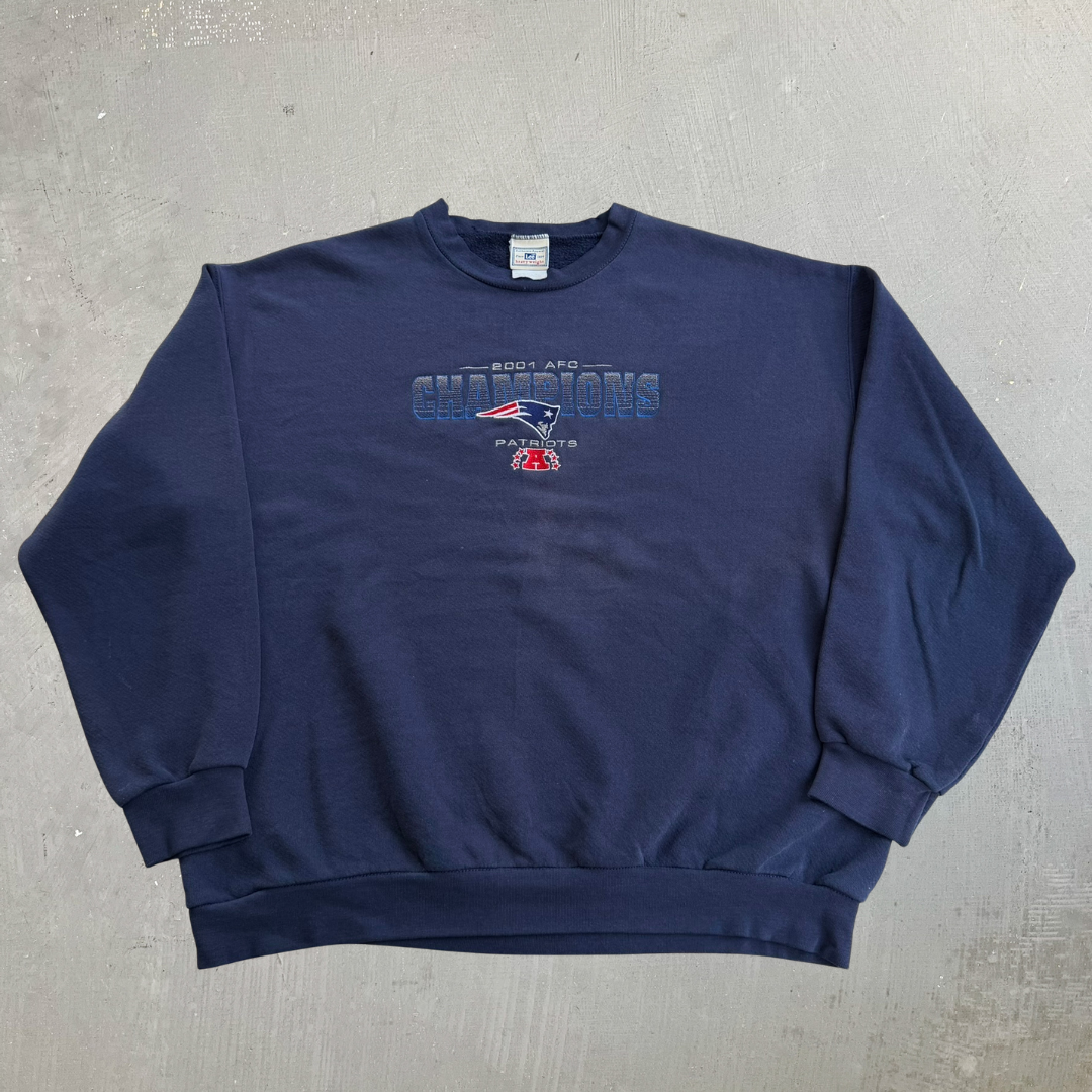 J- Vintage '01 New England Patriots NFL AFC Champions Embroidered Graphic Lee Crewneck - XL