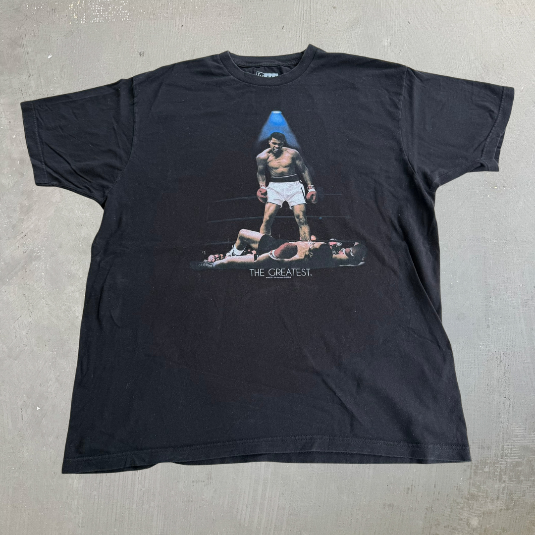 J- Muhammad Ali The Greatest Standing In Ring Picture Graphic Tee - XL