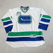 J- Vintage '10 Vancouver Canucks NHL Reebok 40th Season Patch Hockey Jersey - XL