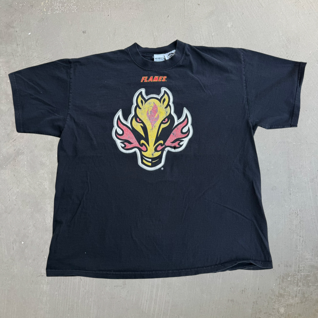 J- Vintage Calgary Flames NHL CCM Blasty Logo Graphic Tee - XL