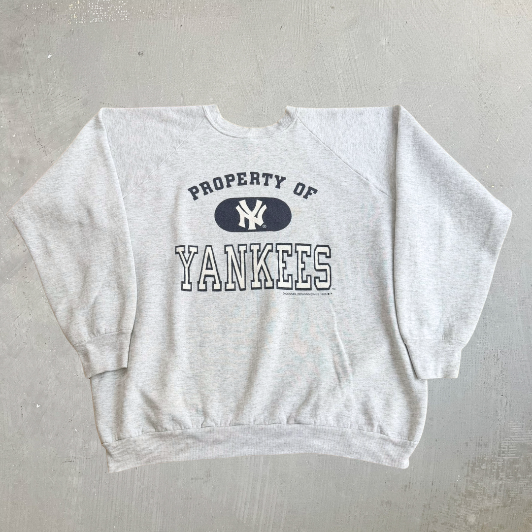 J- Vintage '89 New York Yankees MLB Property Of Yankees Graphic Made In USA Crewneck - XL