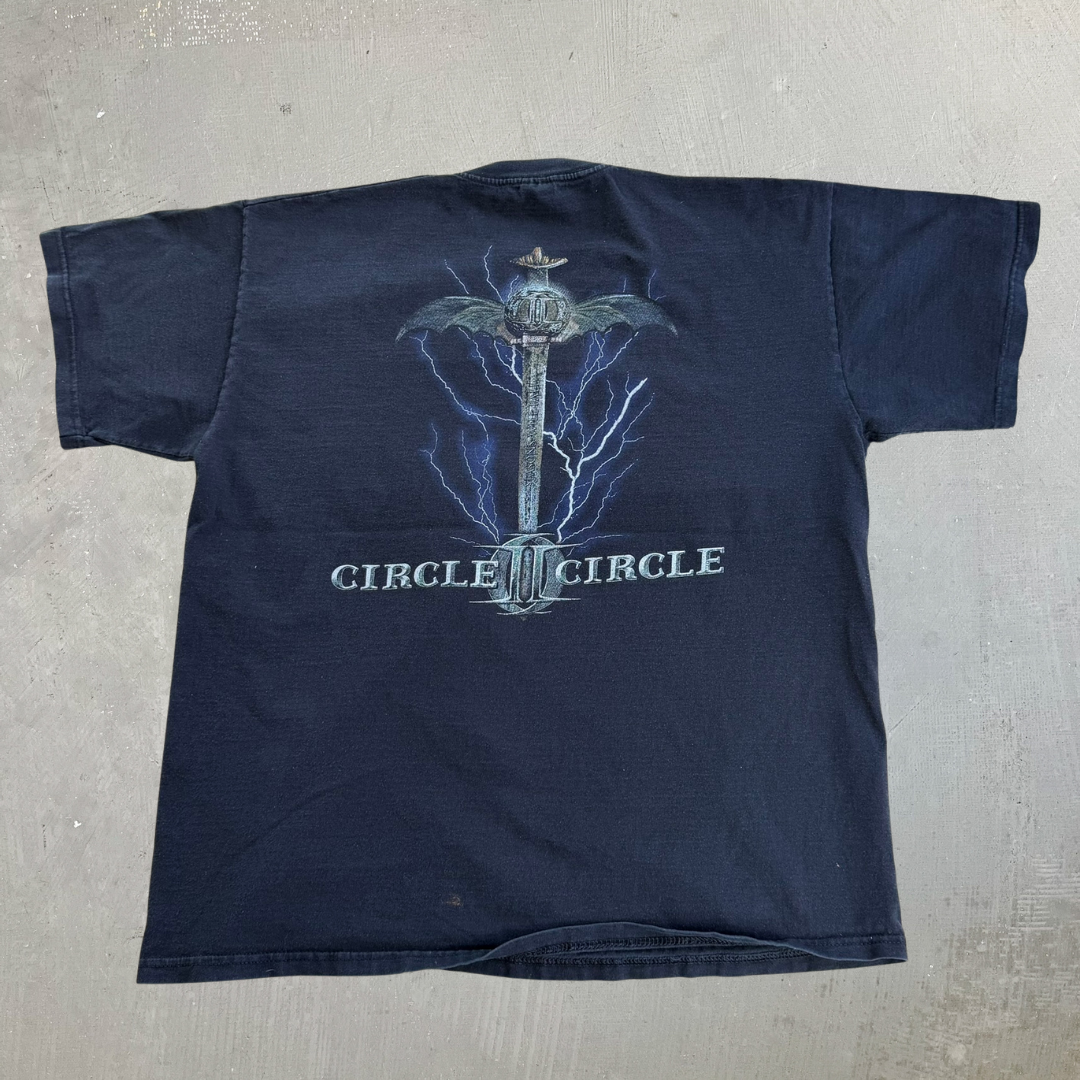 J- Circle II Circle Seasons Will Fall Logo & Graphic Tee - XL