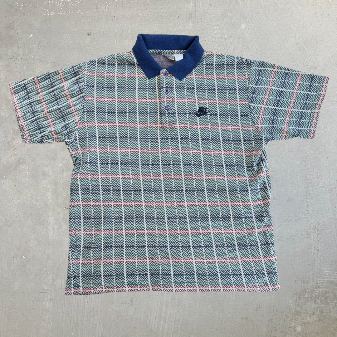 J- Vintage 90s Nike Embroidered Text & Swoosh Patterened Polo Shirt - L