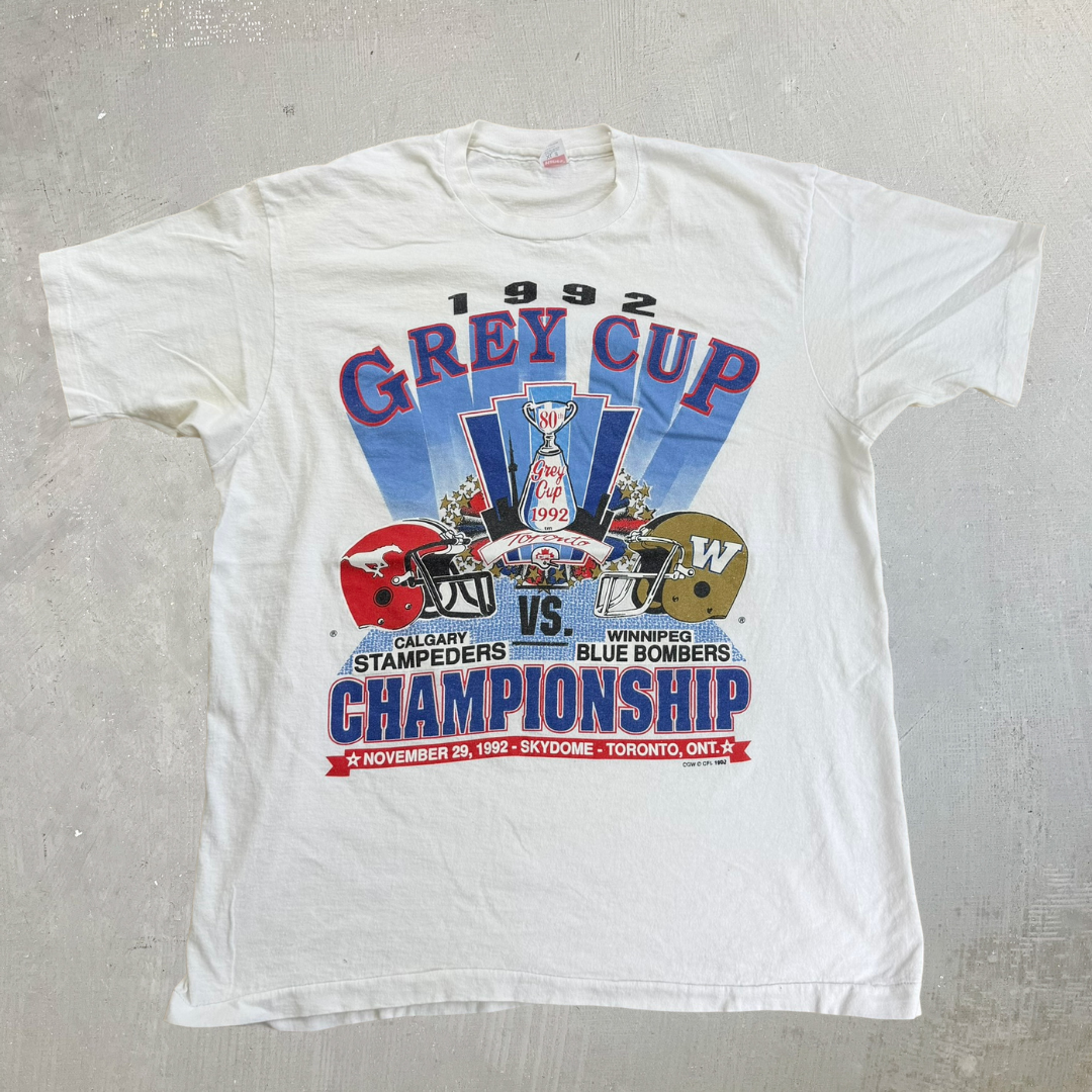 J- Vintage '92 Calgary Stampeders Vs Winnipeg Blue Bombers CFL Grey Cup Graphic Made In USA Single Stitch Tee - XL (fits L)