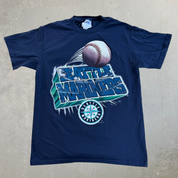 J- Vintage '97 Seattle Marines MLB Graphic Text & Baseball Made In USA Tee - M