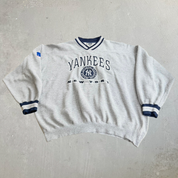 J- Vintage New York Yankees MLB Lee Embroidered Logo Graphic Crewneck - 2XL