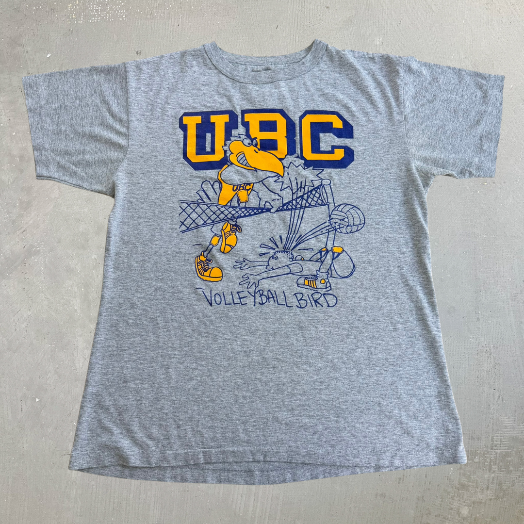 J- Vintage University Of British Columbia Volleyball Birds Graphic Single Stitch Tee - L