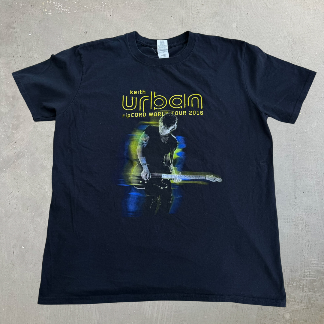J- '16 Keith Urban ripCORD World Tour Picture Graphic Tee - L