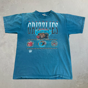 J- Vintage '94 Vancouver Grizzlies NBA Graphic & Text Tee - M