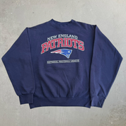 J- Vintage '98 New England Patriots NFL Lee Logo & Text Made In USA Crewneck - XL (fits L)