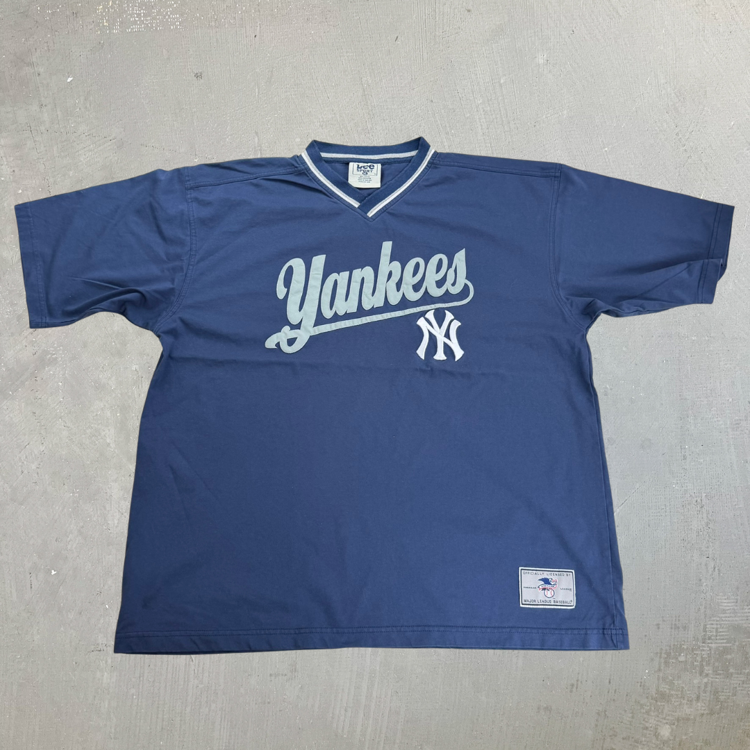 J- Vintage New York Yankees MLB Lee Embroidered Text Tee - XL