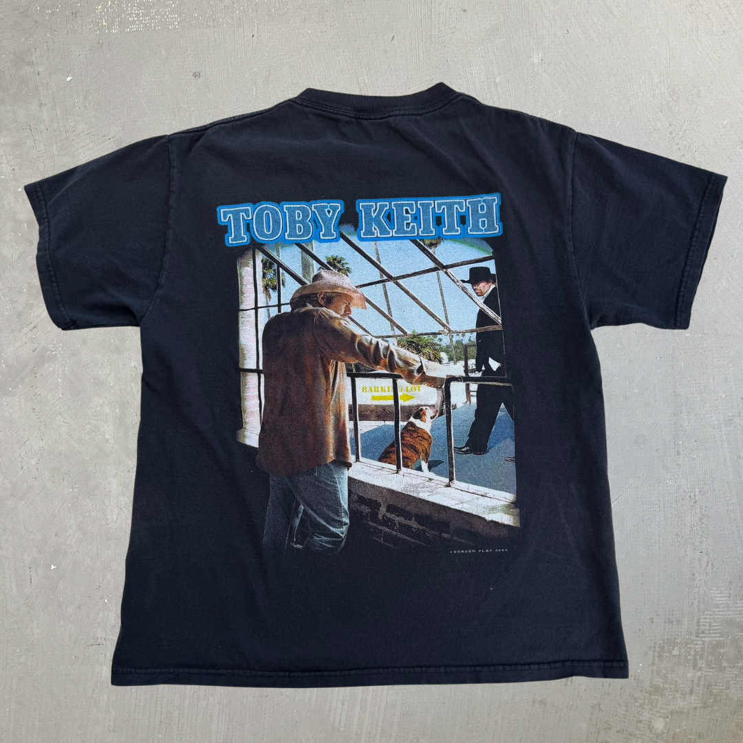 J- Vintage '05 Toby Keith I Love This Bar Tour Picture Screenplay Tee - M