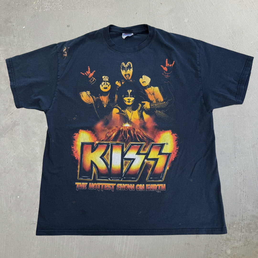 J- Vintage '11 Kiss The Hottest Show On Earth Tour Graphic Tee - XL