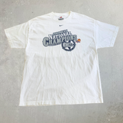 J- Vintage '04 Nike Uconn Huskies NCAA National Champions Graphic Tee - XL
