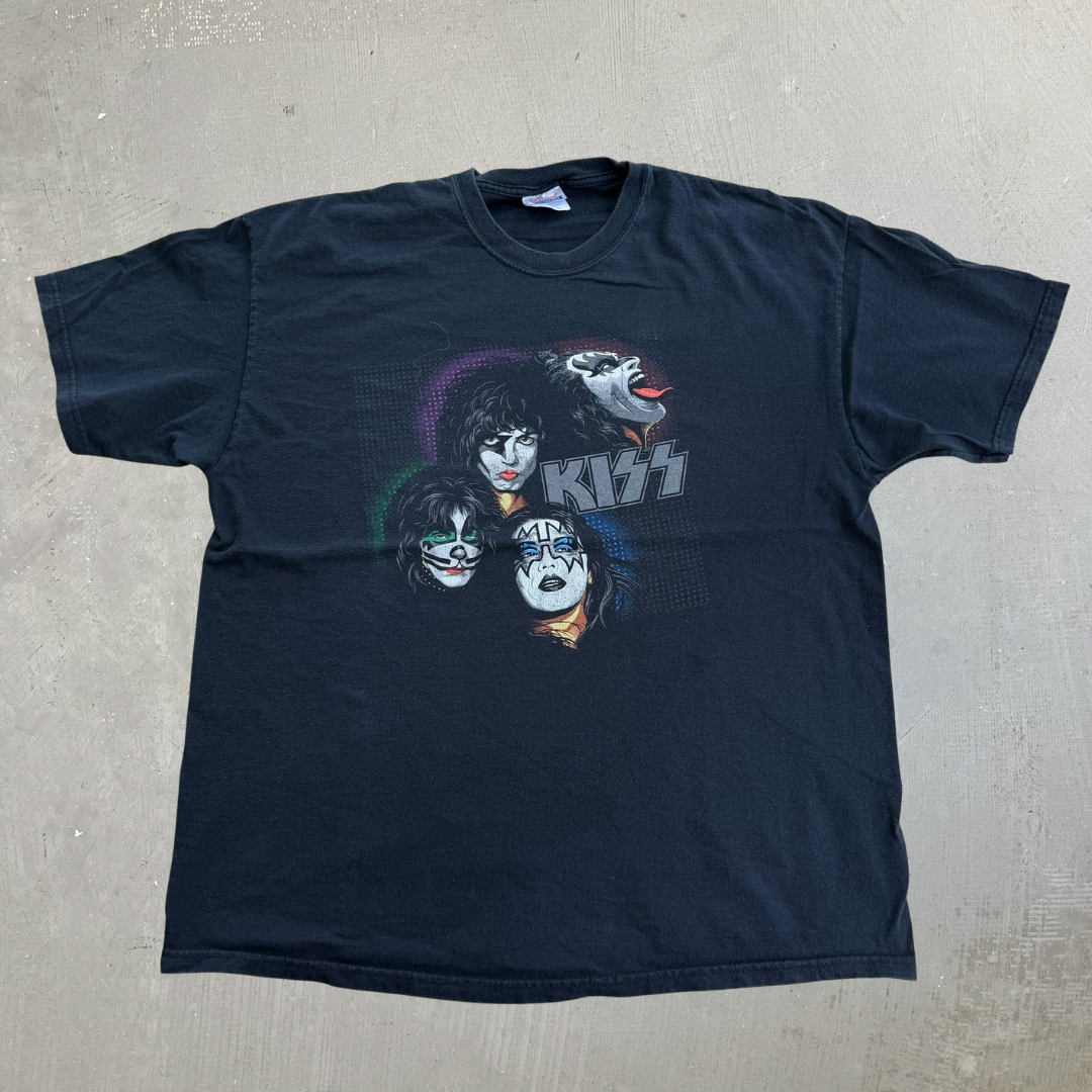 J- Vintage  '08 Kiss Text & Graphic Hanes Heavyweight Tag Tee - XL