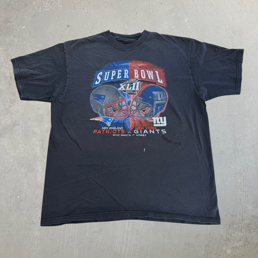 J- Vintage '08 NFL Super Bowl 43 Patriots Vs Giants Reebok Graphic Tee - L