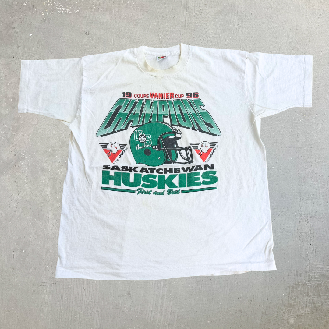 J- Vintage '96 Vanier Cup Saskatchewan Huskies Champions Graphic Single Stitch Tee - XL