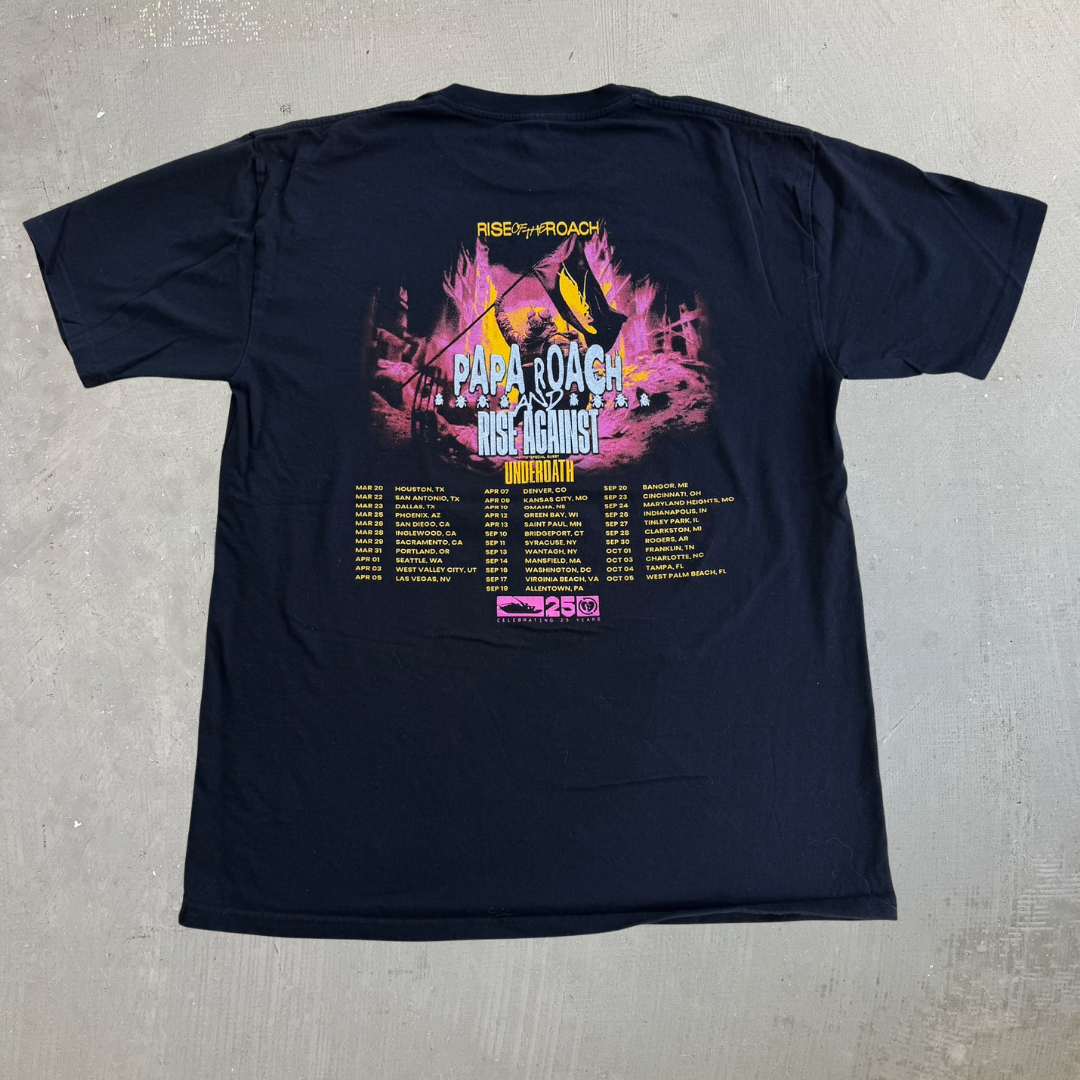 J- '25 Papa Roach Rise Of The Roach Tour Graphic Picture Tee - L