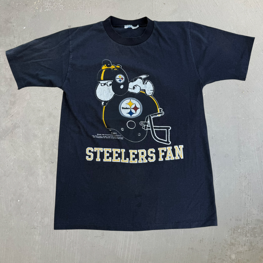 J- Vintage Pittsburgh Steelers NFL Snoopy Graphic Single Stitch Tee - M/L