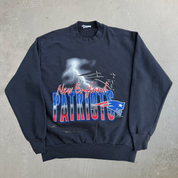 Vintage '95 New England Patriots NFL Text & Logo Graphic Crewneck - M