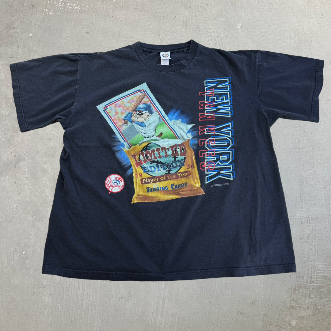 J- Vintage '96 New York Yankees MLB Looney Tunes Tazmanian Devil Limited Edition Trading Cards Tee - XL
