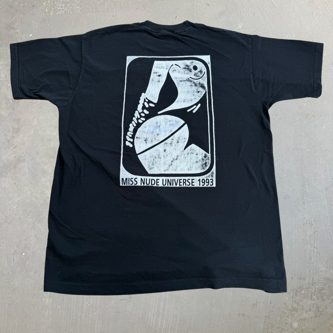 J- Vintage '93 Miss Nude Universe I Saw Debra Dare Bare Graphic Single Stitch Tee - XL