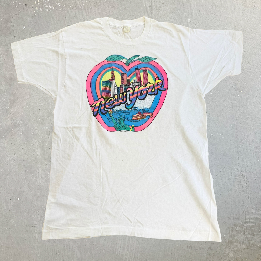 J- Vintage 90s New York Big Apple Statue Of Liberty Graphic Made In USA Single Stitch Tee - XL