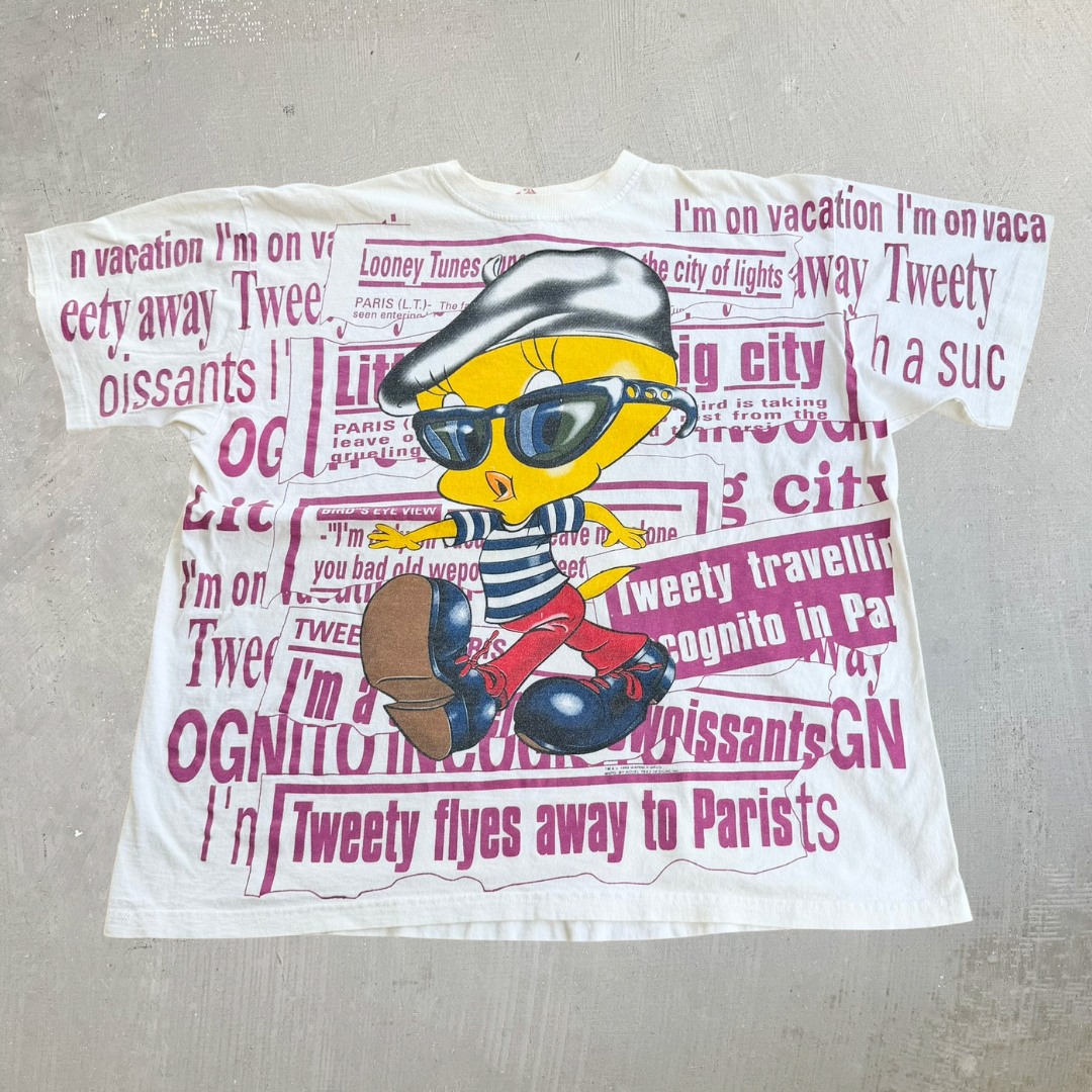 J- Vintage '95 Looney Tunes Tweety Flies Away To Paris Jumbo Print Graphic Tee - XL