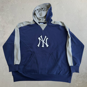 J- Vintage New York Yankees MLB Embroidered Logo Hoodie - XL