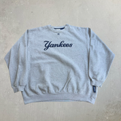 J- Vintage New York Yankees MLB Lee Embroidered Logo Crewneck - L