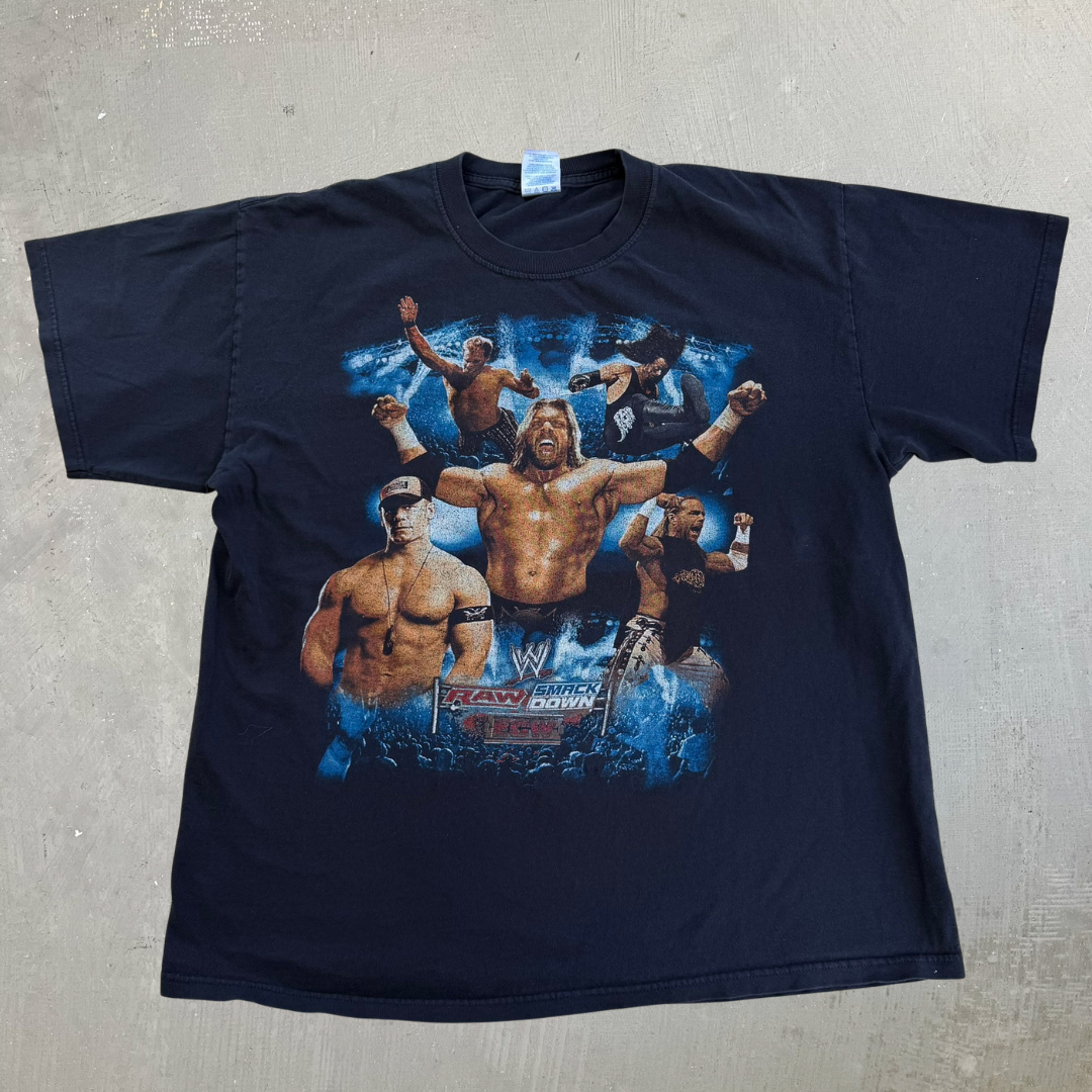J- Vintage WWE Raw Smackdown ECW Picture Graphic Tee - L