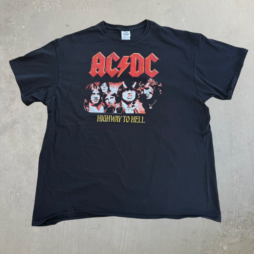 J- AC/DC Highway To Hell Picture & Text Graphic Tee - XL