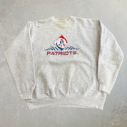 J- Vintage New England Patriot NFL Logo 7 Embroidered Logo Made In USA Crewneck - L