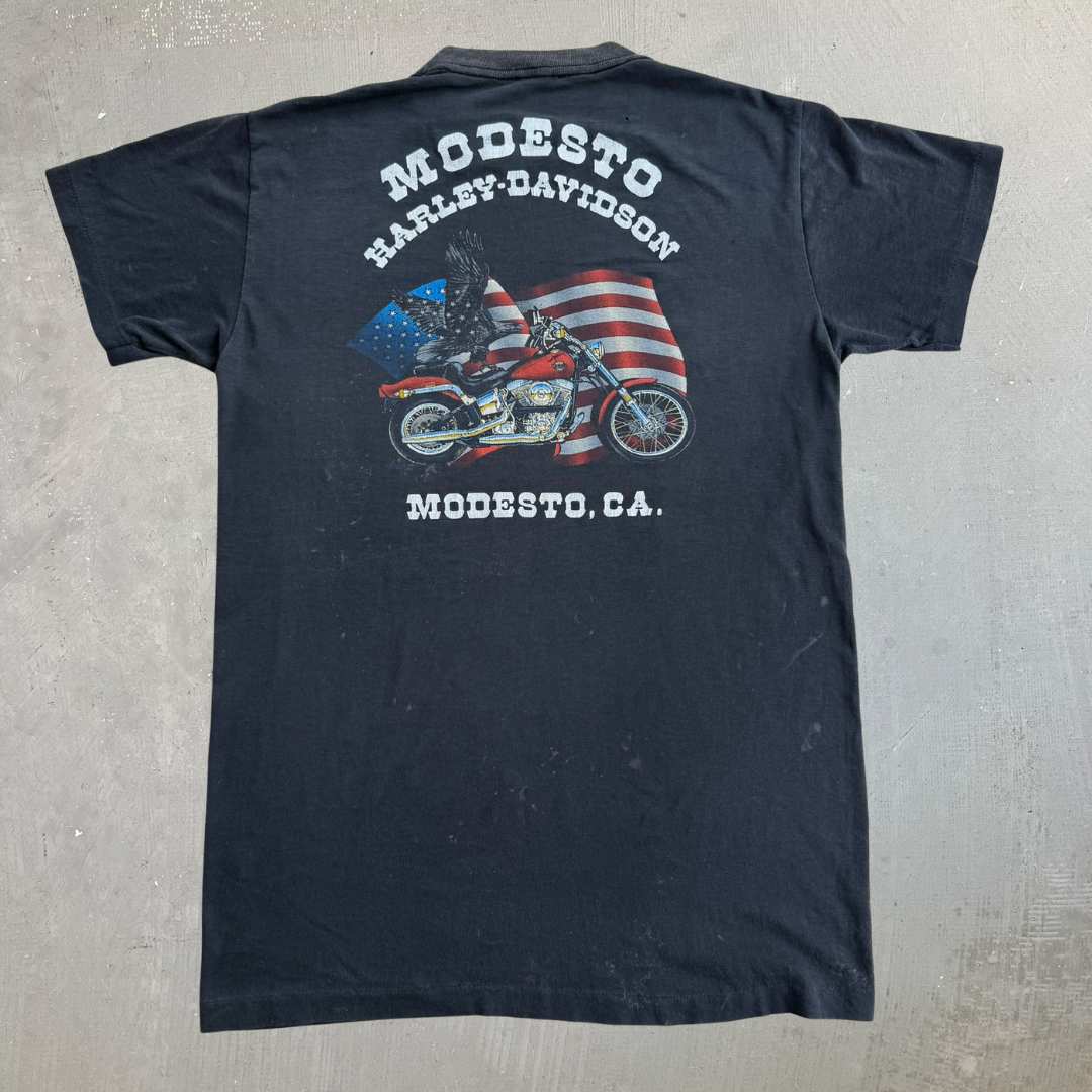 J- Vintage '88 Harley Davidson 3D Emblem Modesto California Graphic Made In USA Single Stitch Tee - M