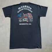 J- Vintage '88 Harley Davidson 3D Emblem Modesto California Graphic Made In USA Single Stitch Tee - M