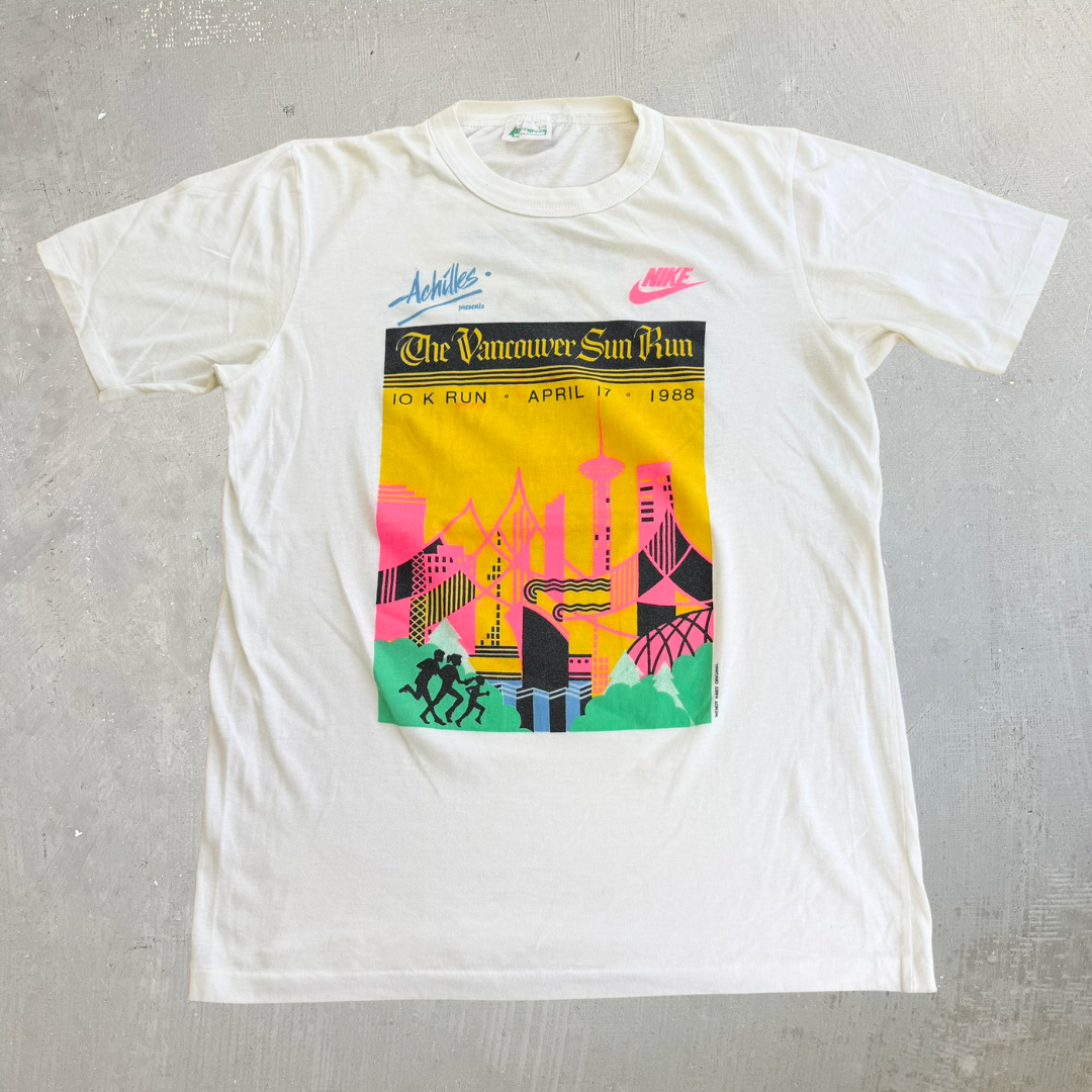 J- Vintage '89 Nike Vancouver Sun Run 10KM Graphic Single Stitch Tee - L