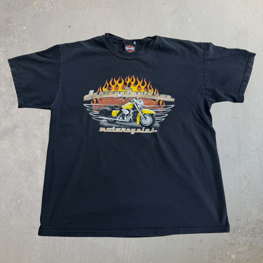 J- Vintage '06 Harley Davidson Port Moody BC Canada Graphic Tee - L