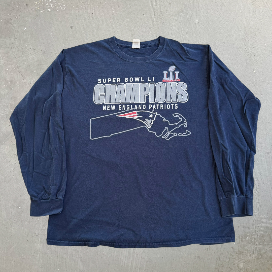 J- '17 New England Patriots NFL Super Bowl 51 Lineup Graphic Long Sleeve Tee - L