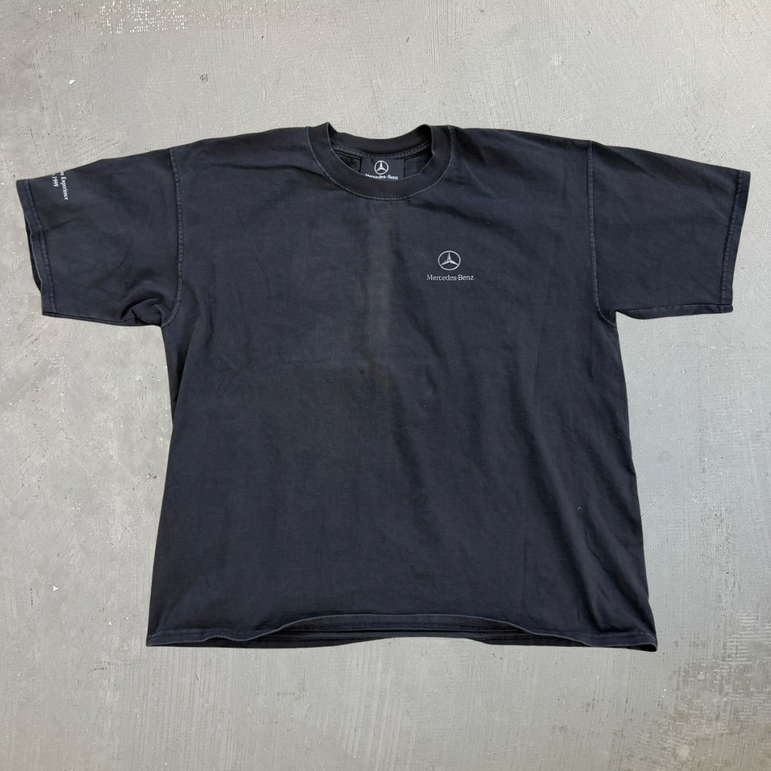 Vintage '99 The Mercedes-Benz Experience Dallas Logo & Car Graphic Tee - XL