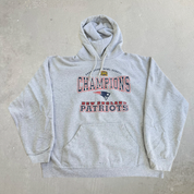 J- Vintage '03 New England Patriots NFL Super Bowl 38 Champions Graphic Hoodie - XL