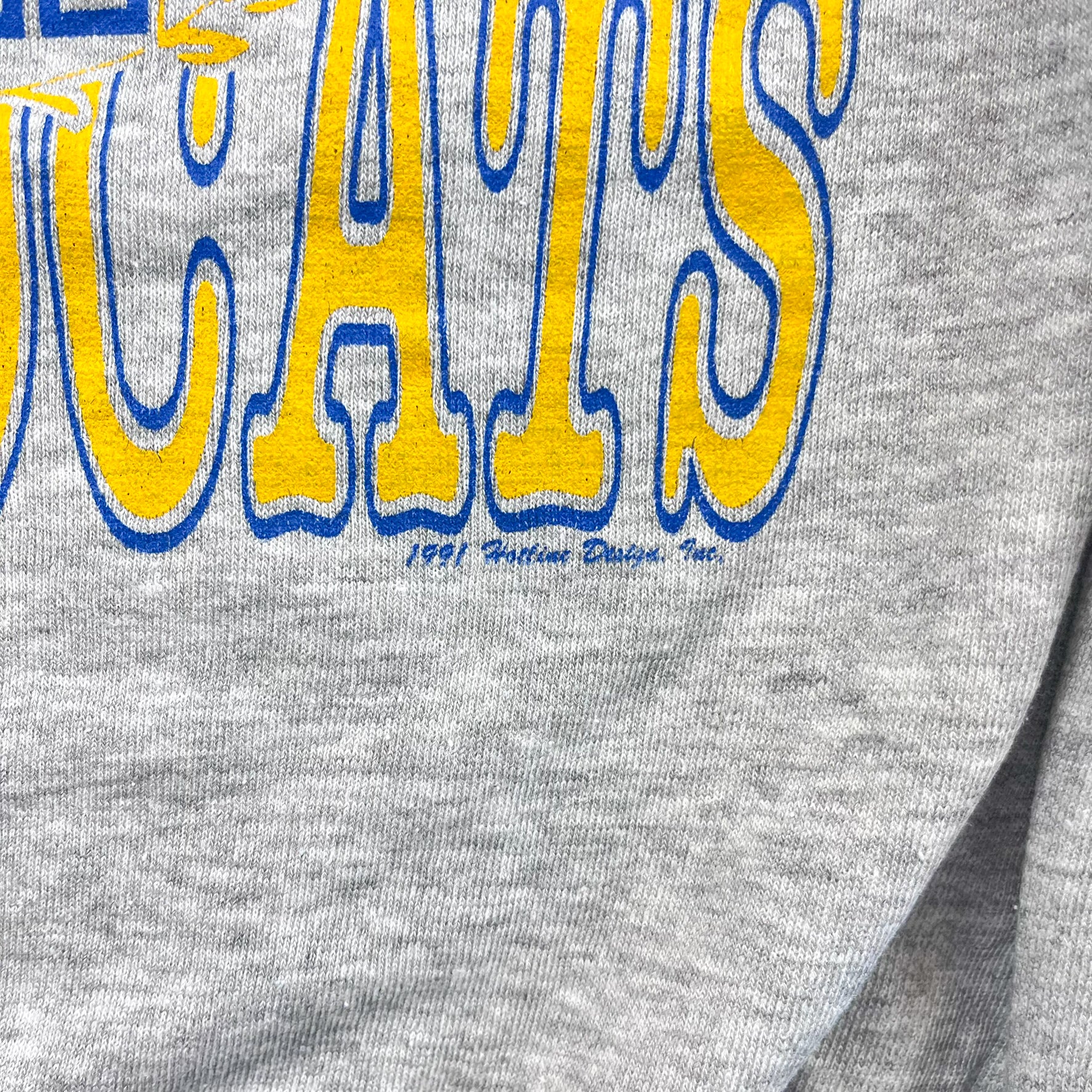 F- Vintage '91 University Of Kentucky Wildcats Logo & Text Crewneck