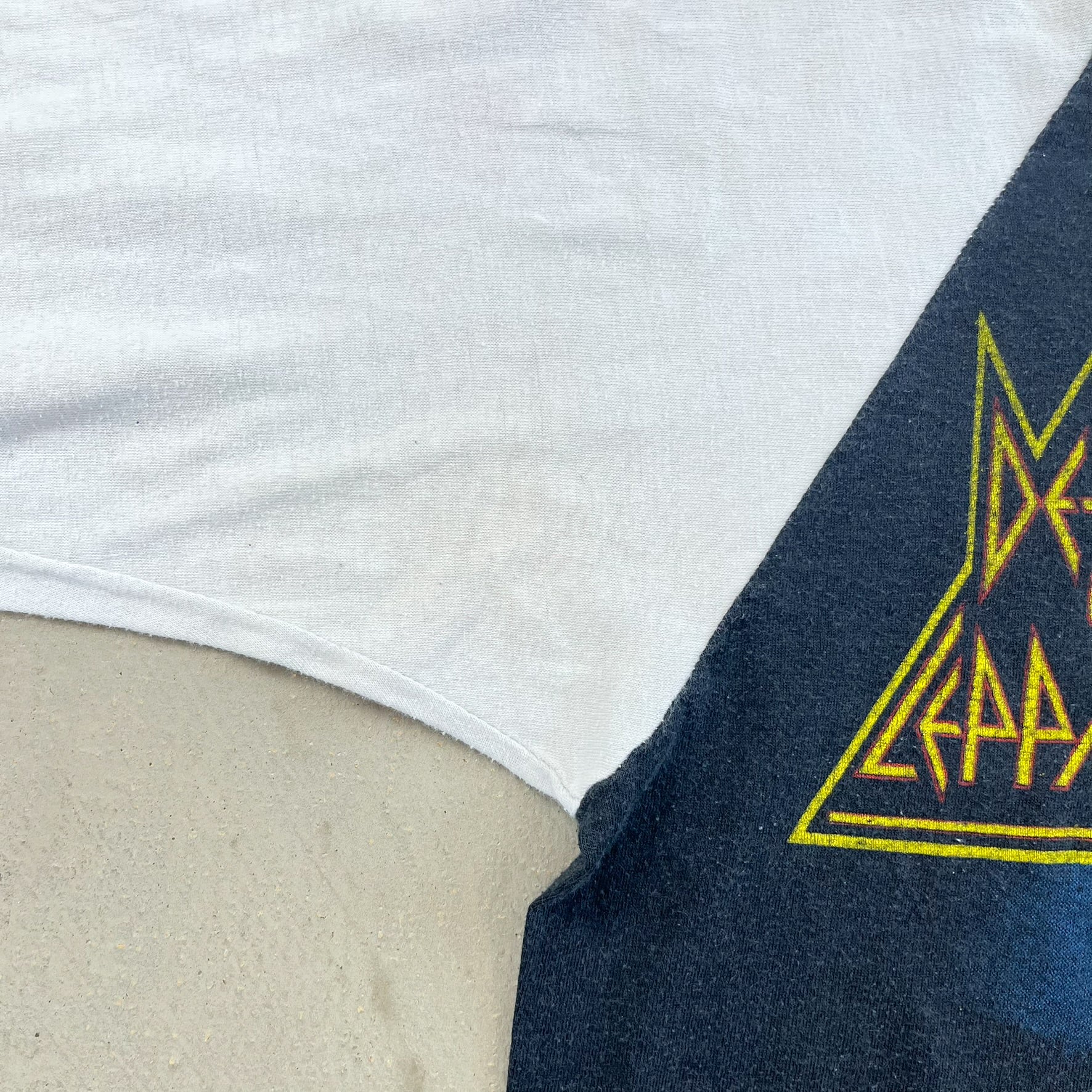 F- Vintage Def Leppard Rock Brigade Baseball Raglan Single Stitch Tee