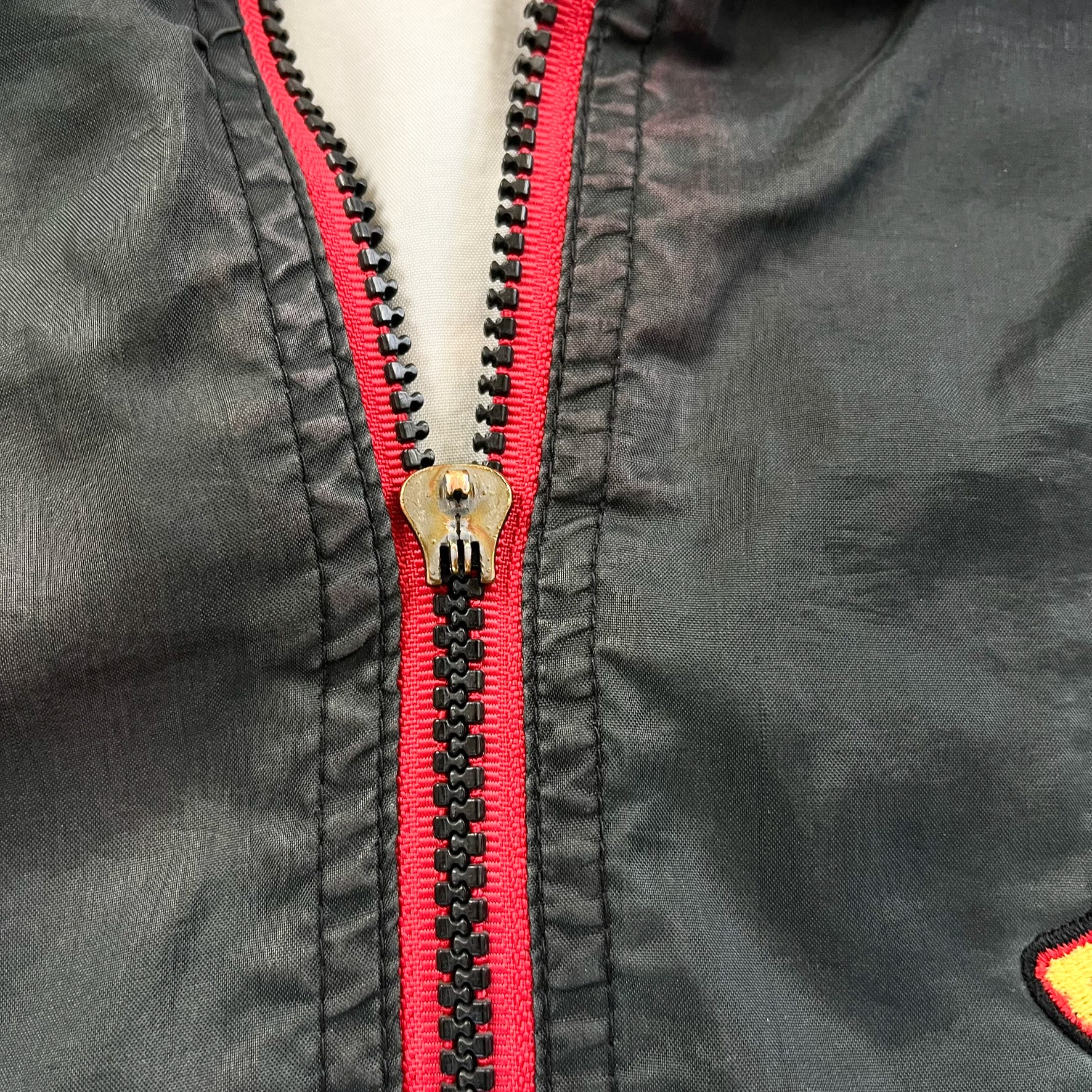 F- Vintage Vancouver Canucks NHL Pro Player Zip Up Windbreaker