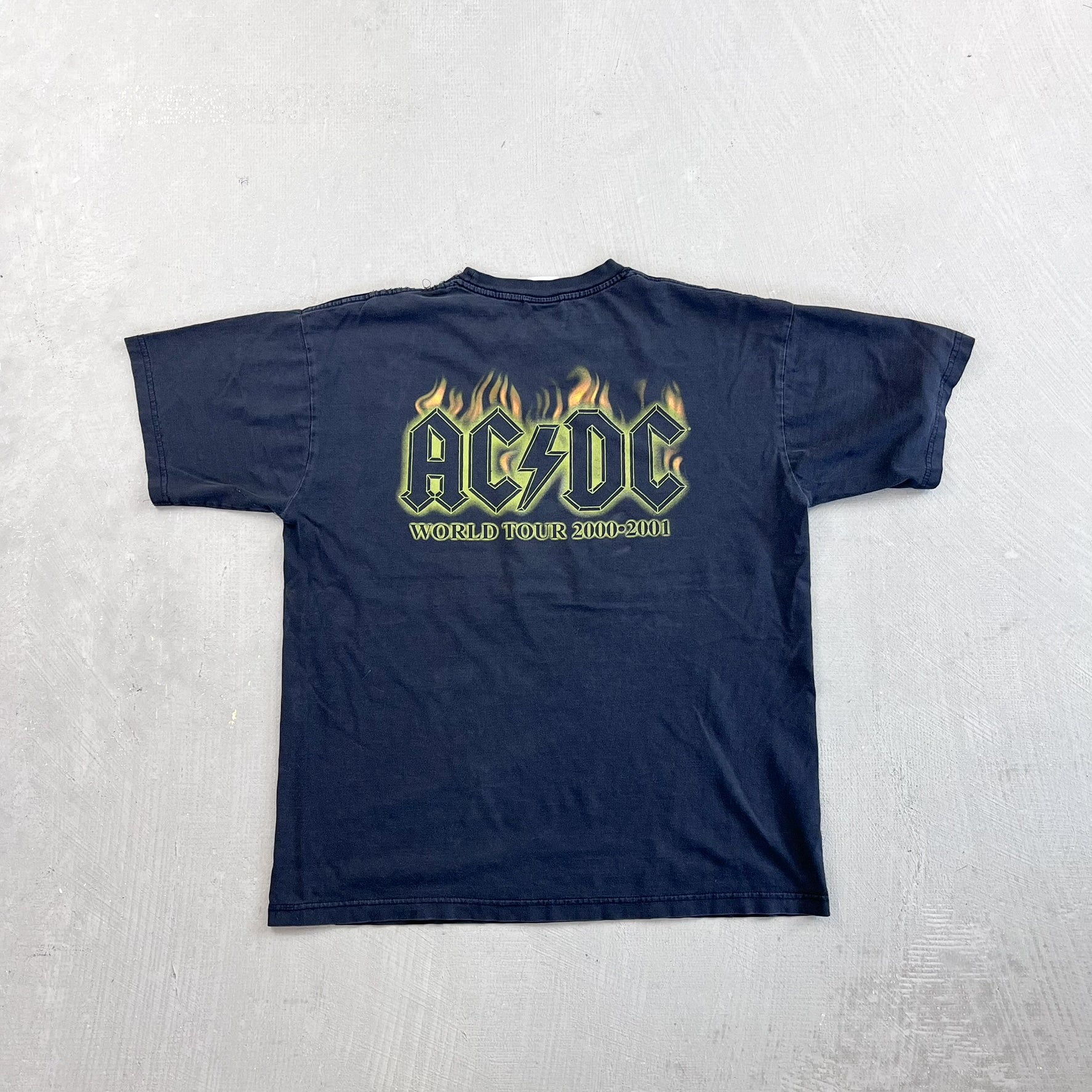 F- Vintage '01 AC/DC 01-02 World Tour Hell's Bell Graphic Tee