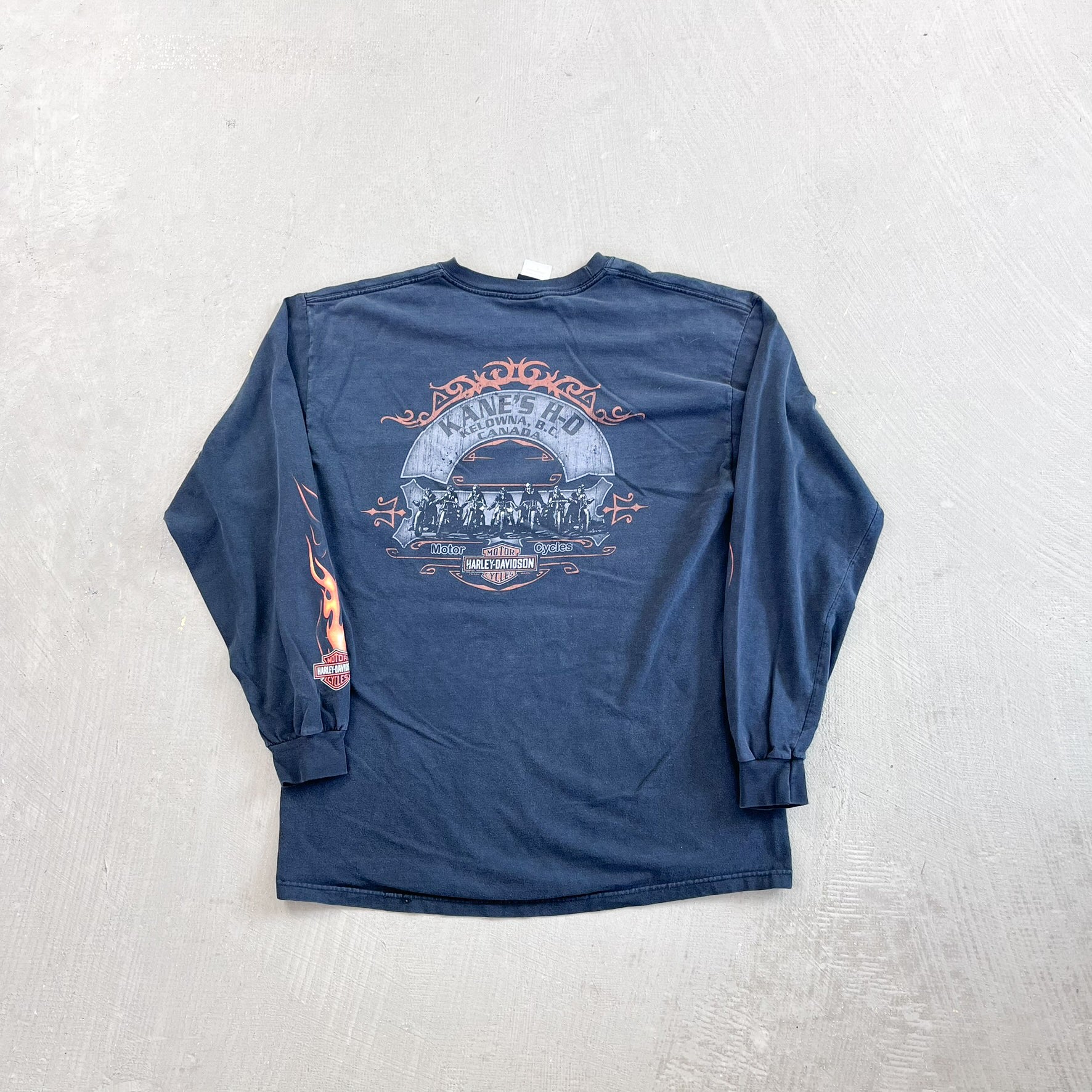 F- Vintage '05 Harley Davidson Kelowna BC Fire Graphic Long Sleeve Tee