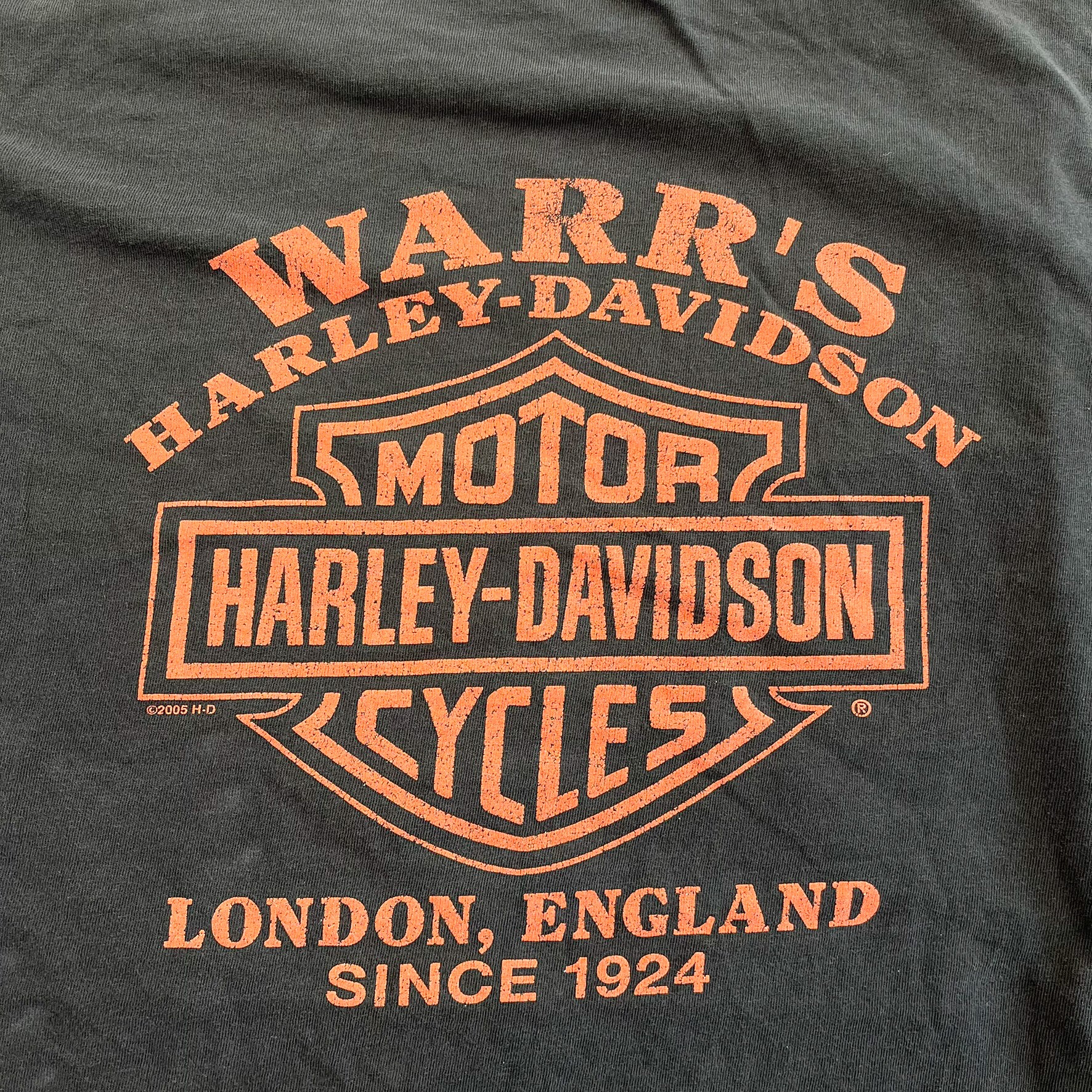 F- Vintage '05 Harley Davidson London England Long Sleeve Tee