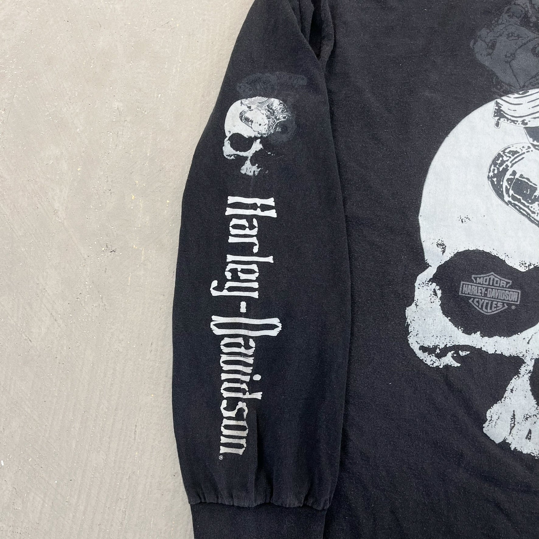 F- Vintage Harley Davidson Bahamas Skull & Logo Long Sleeve Tee