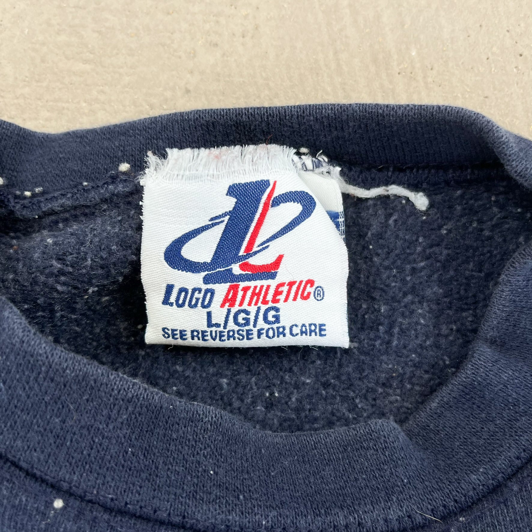 F- Vintage Dallas Cowboys NFL Logo Athletic Embroidered Text Crewneck