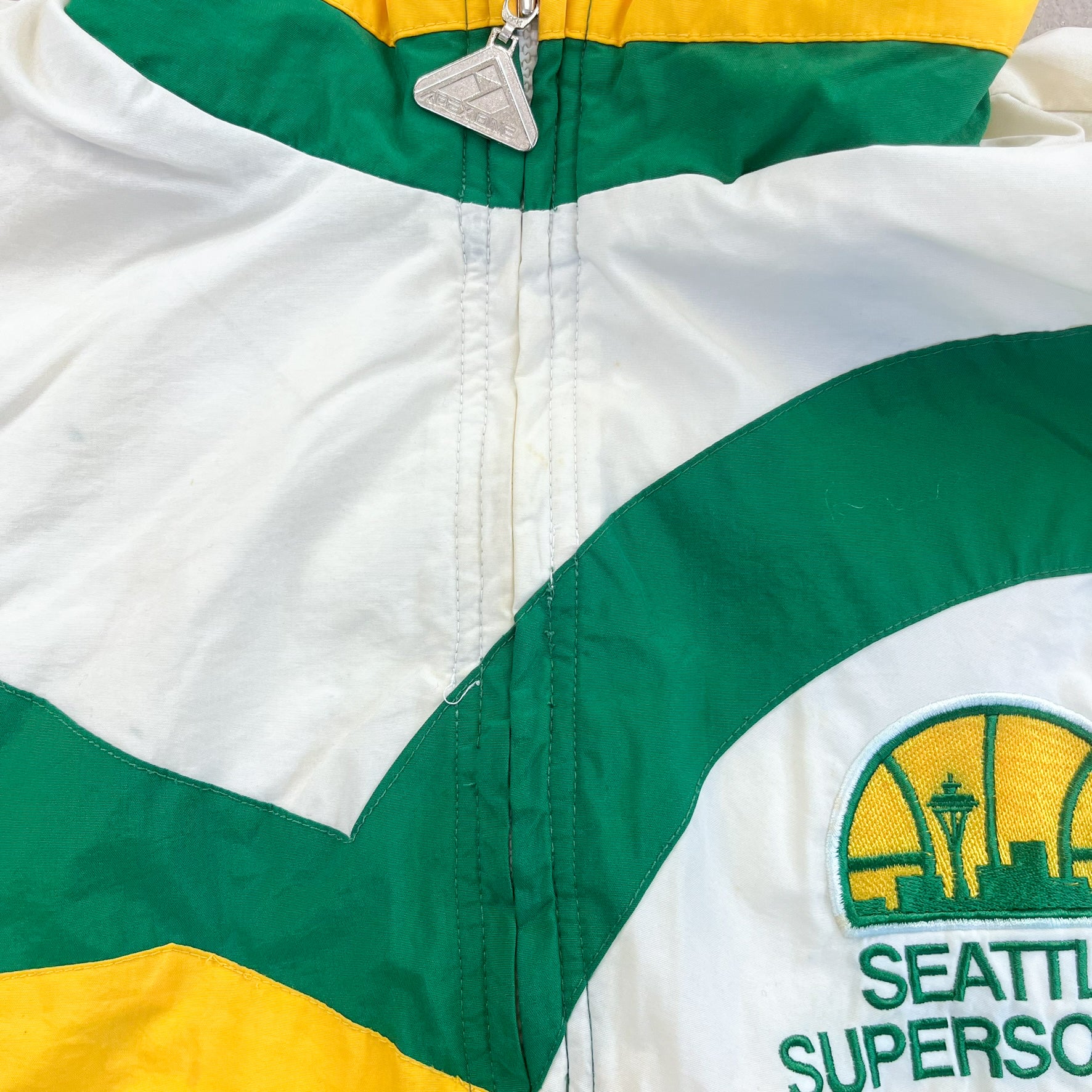 F- Vintage Seattle Supersonics NBA Apex One Zip Up Windbreaker